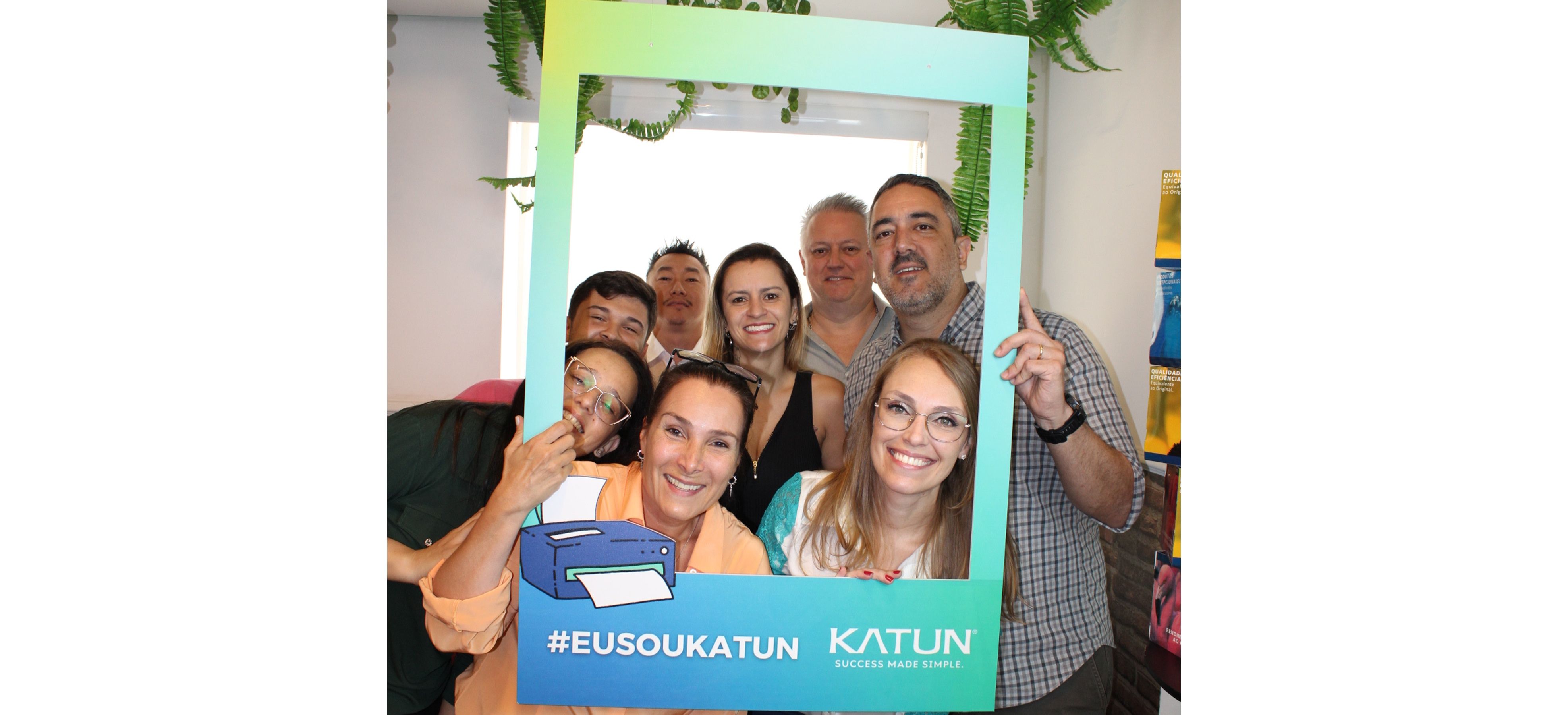 Katun Employees Celebrating 