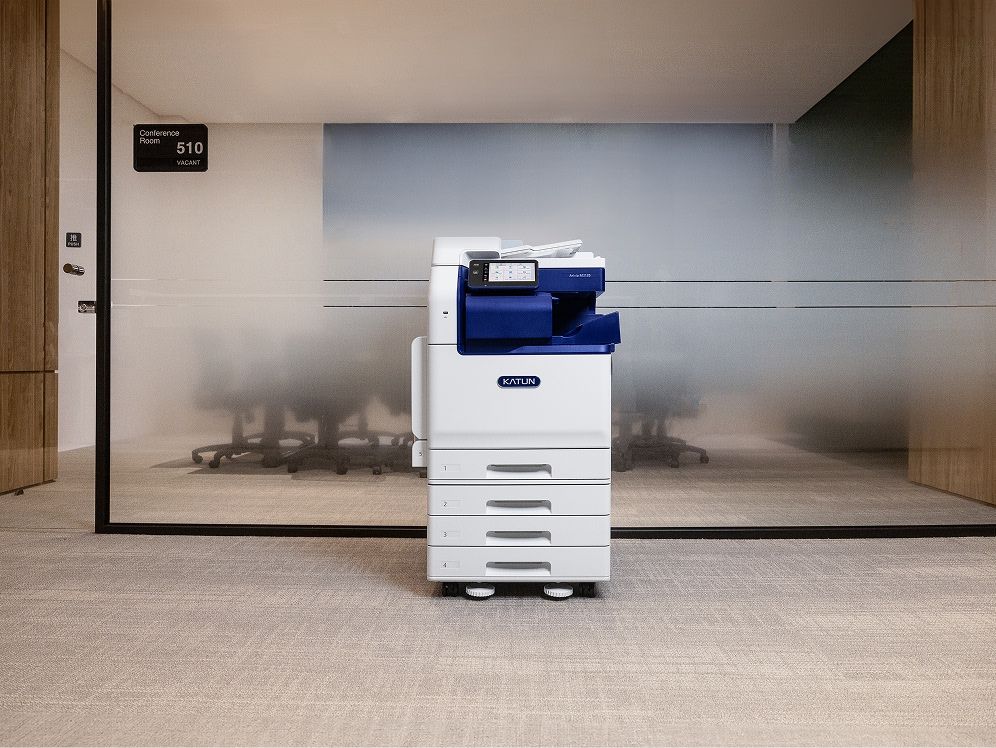 Stampante multifunzione (MFP) Arivia di Katun in un ufficio